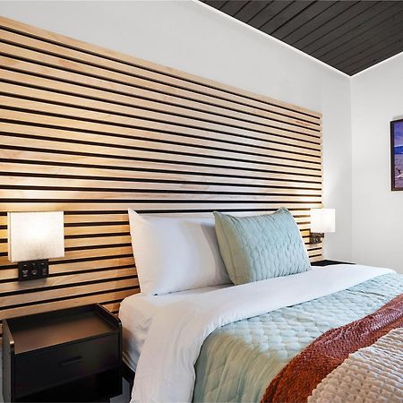 South Bay Inn Westport Εξωτερικό φωτογραφία